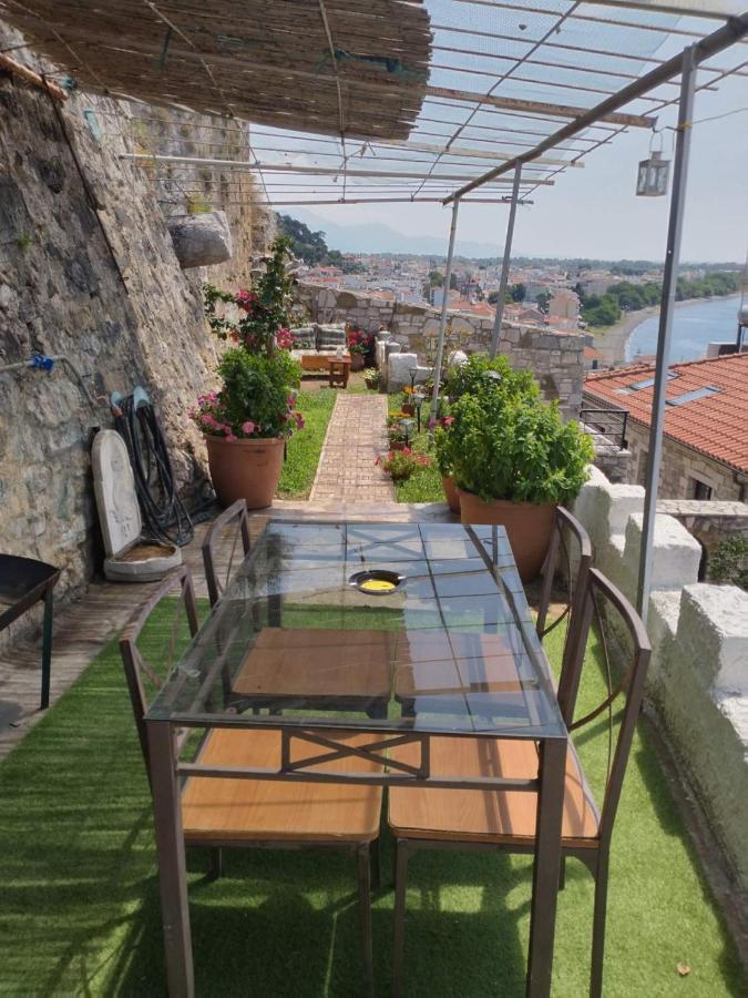 Clock'S House Apartment Nafpaktos Luaran gambar